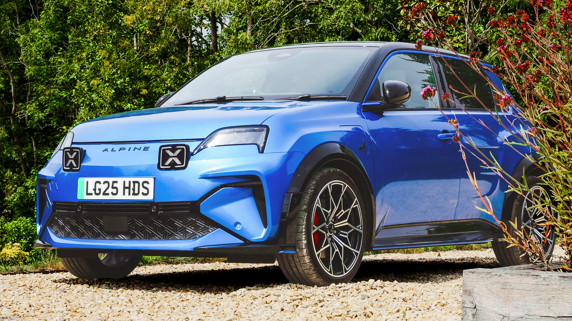 Government Announces Major Grant Boost for Renault and Alpine EVs